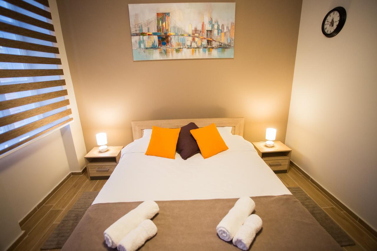 Centar Lux 2 Hostel Zrenjanin Buitenkant foto