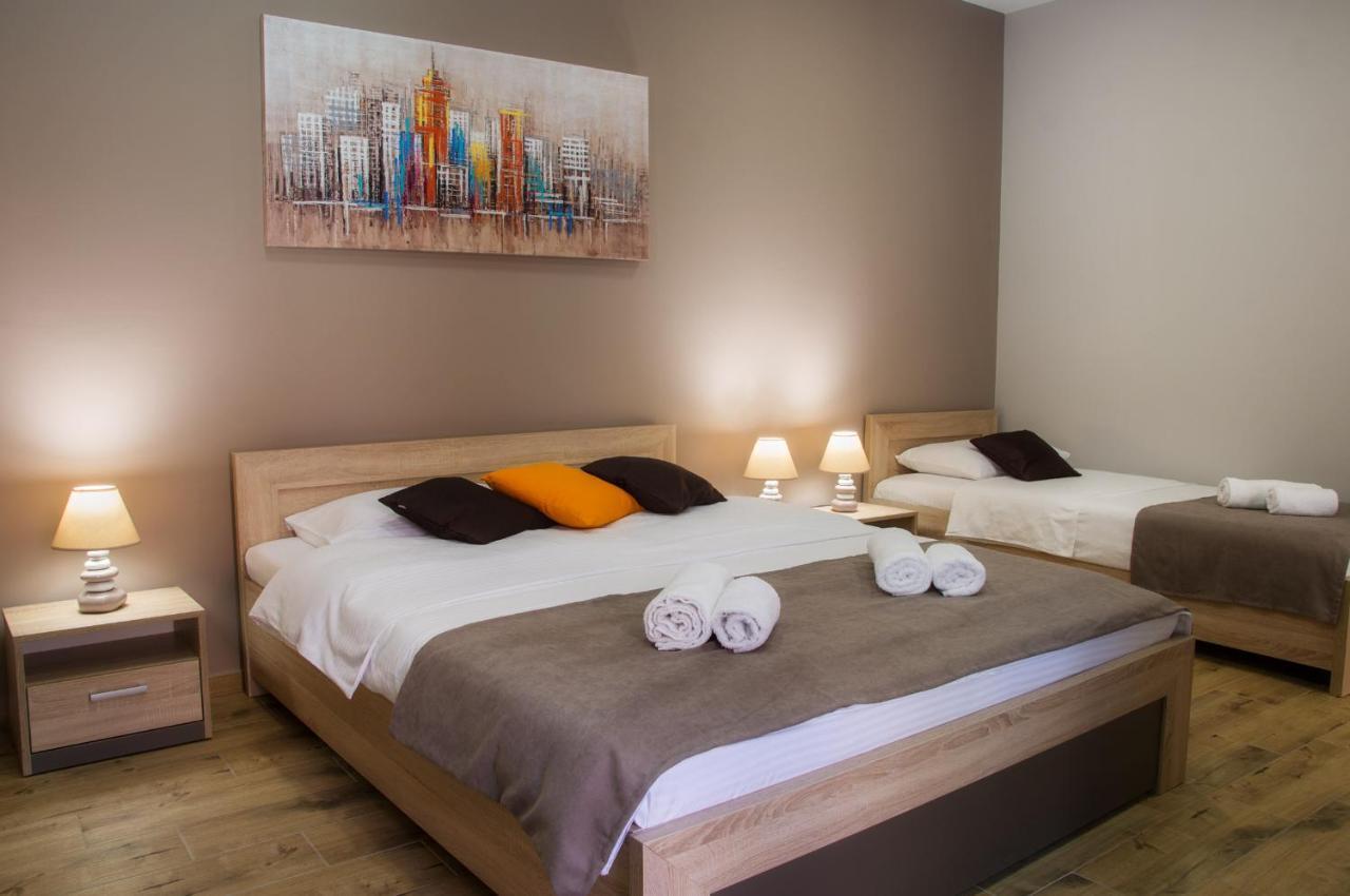 Centar Lux 2 Hostel Zrenjanin Buitenkant foto