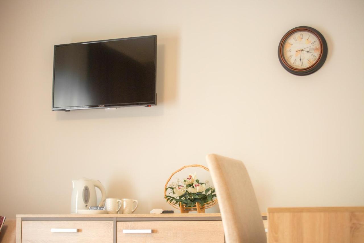 Centar Lux 2 Hostel Zrenjanin Buitenkant foto