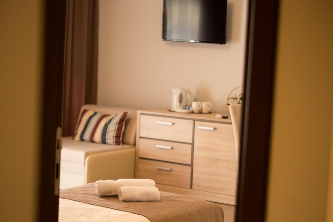 Centar Lux 2 Hostel Zrenjanin Buitenkant foto